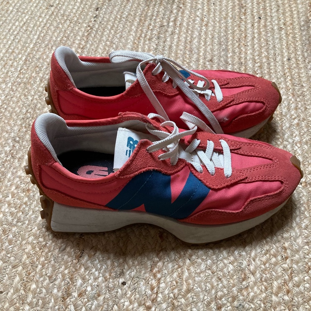New Balance 327 sz 6 / 36.5 Coral/pink and Navy Sneakers